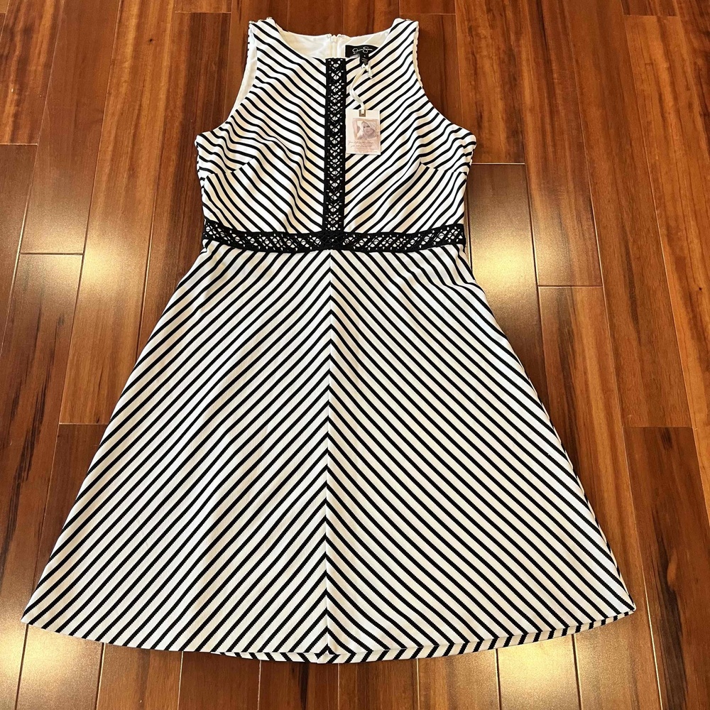 New NWT Jessica Simpson Black White Dress Striped A-Line Sleeveless Size 8